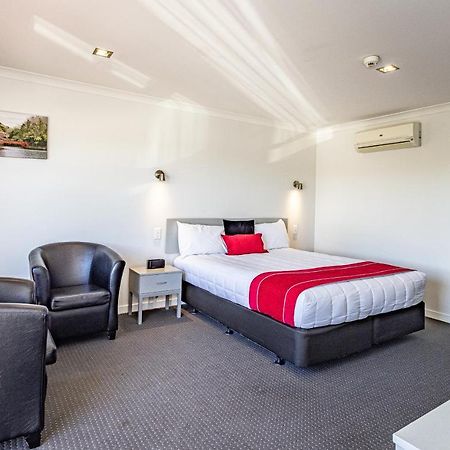 Pukekura Motor Lodge New Plymouth Kültér fotó A typical motel room