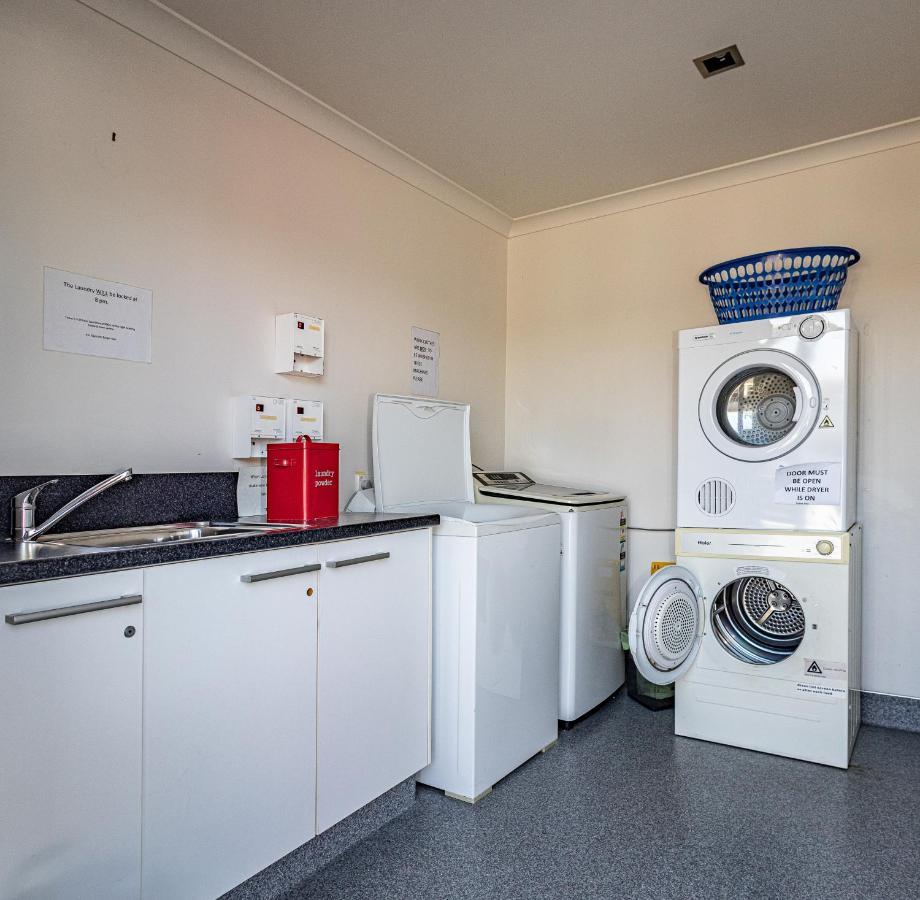 Pukekura Motor Lodge New Plymouth Kültér fotó Laundry facilities at the University of Otago